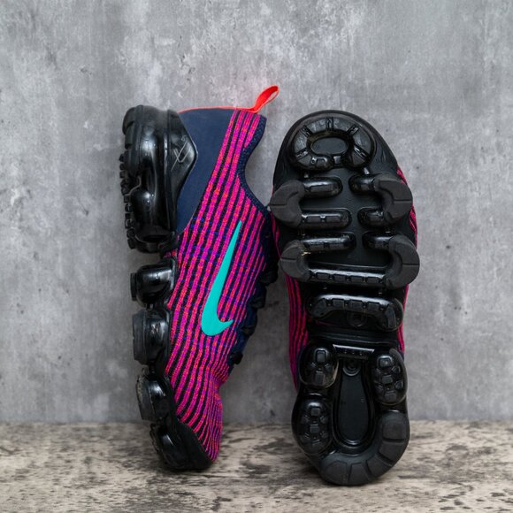 Nike Air VaporMax Flyknit 3 in Blackened Blue/Kinetic Green/Hyper Crimson - Picture 5 of 6